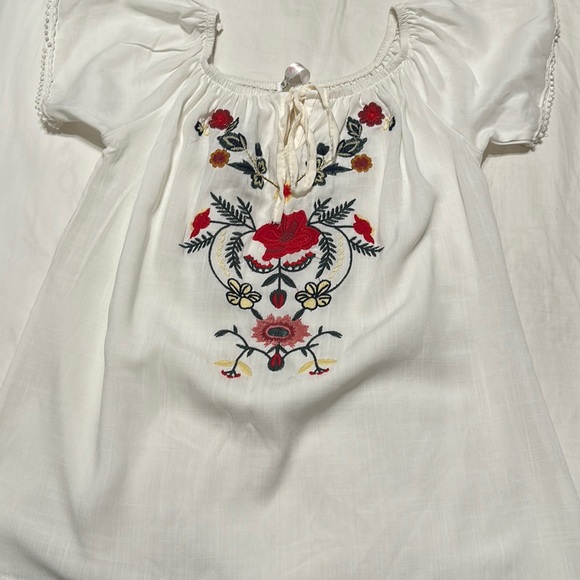 Traditional Mexican embroidered blouse - Picture 1 of 1